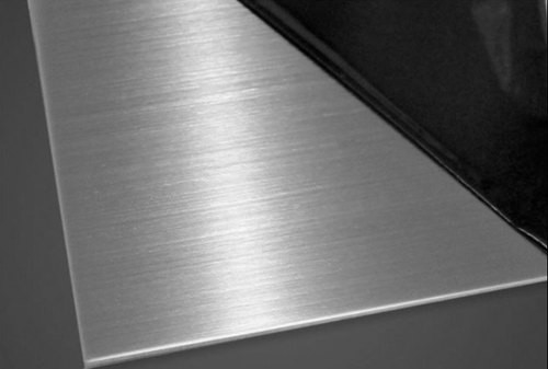 La luz resistente a la corrosión de aluminio de plata cepillada de la placa 1050A de la hoja pesa